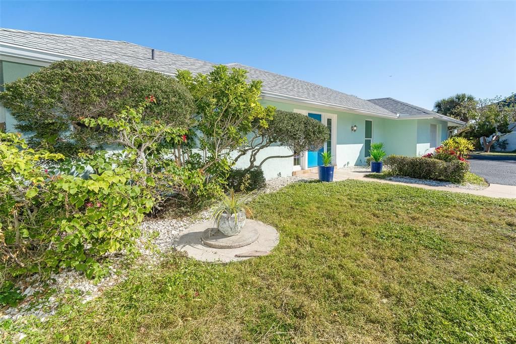 For Sale: $800,000 (3 beds, 3 baths, 2299 Square Feet)