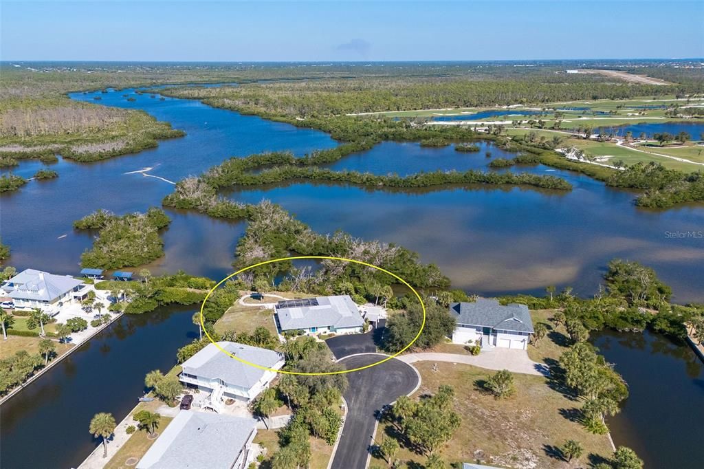 For Sale: $800,000 (3 beds, 3 baths, 2299 Square Feet)