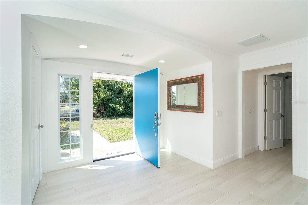 For Sale: $800,000 (3 beds, 3 baths, 2299 Square Feet)