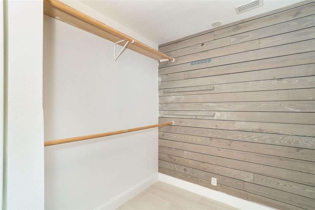 For Sale: $800,000 (3 beds, 3 baths, 2299 Square Feet)