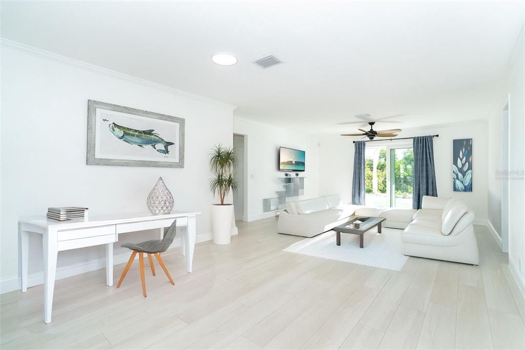 For Sale: $800,000 (3 beds, 3 baths, 2299 Square Feet)