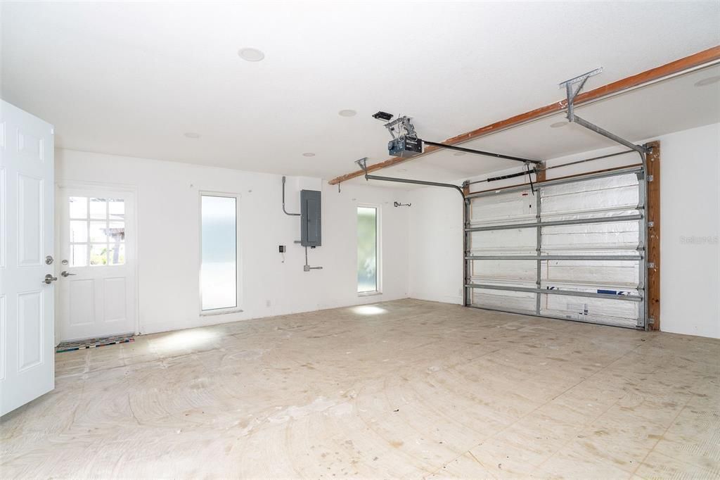 For Sale: $800,000 (3 beds, 3 baths, 2299 Square Feet)