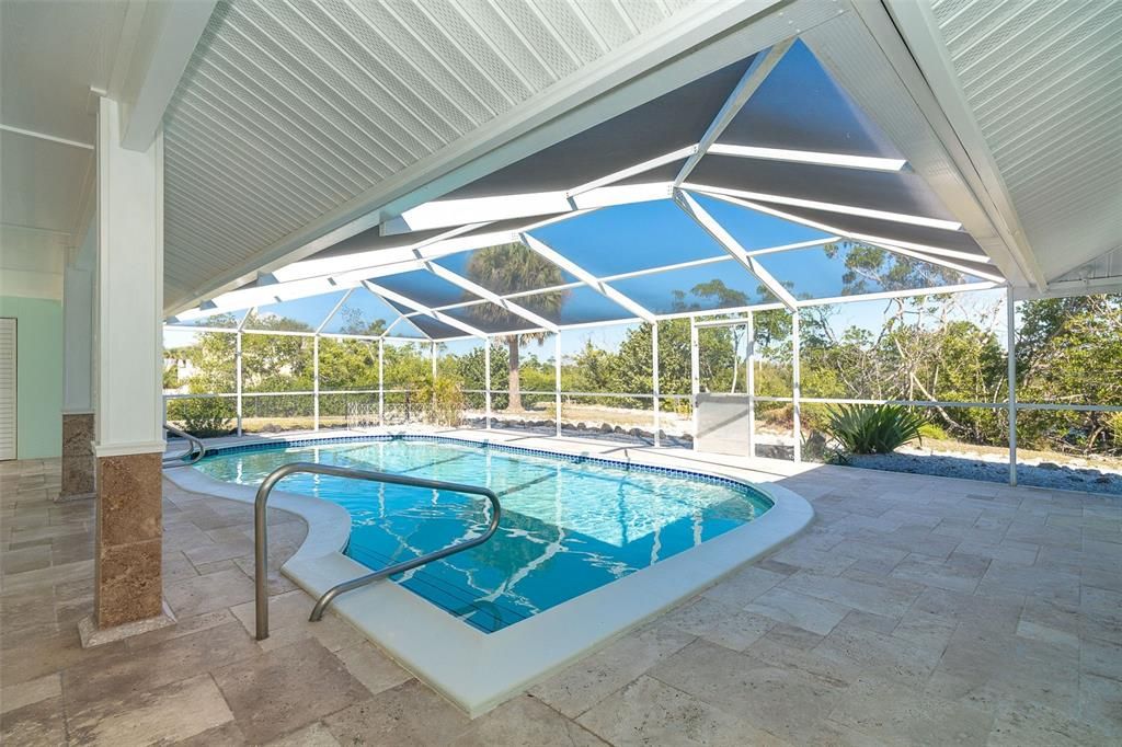 For Sale: $800,000 (3 beds, 3 baths, 2299 Square Feet)