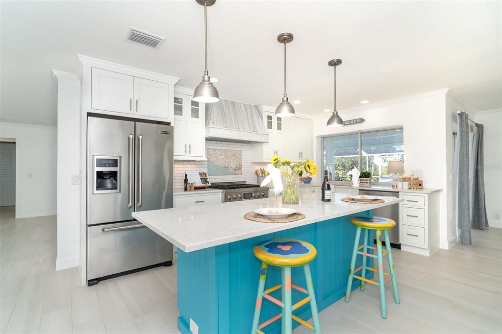 For Sale: $800,000 (3 beds, 3 baths, 2299 Square Feet)