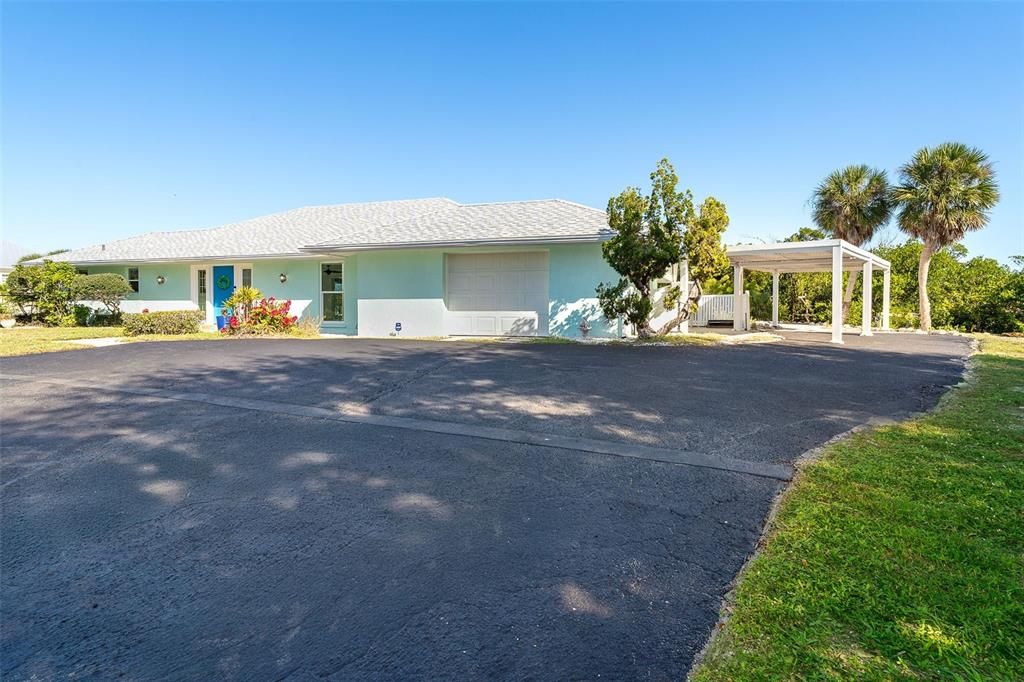 For Sale: $800,000 (3 beds, 3 baths, 2299 Square Feet)