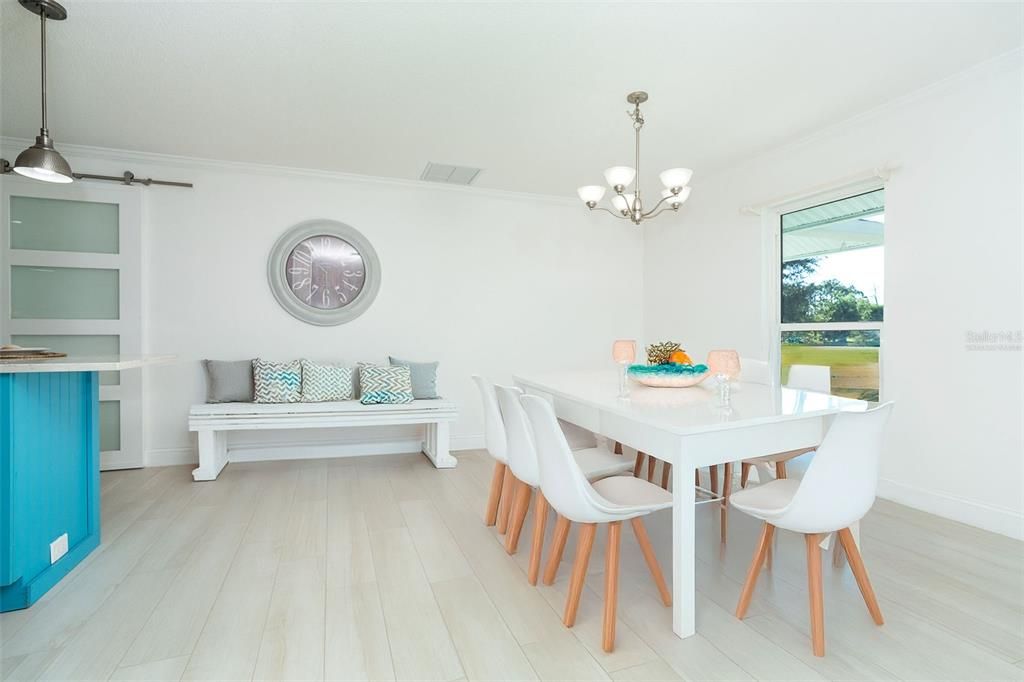 For Sale: $800,000 (3 beds, 3 baths, 2299 Square Feet)