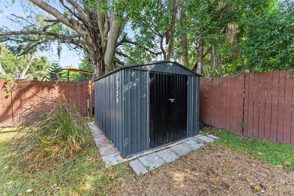 合同活跃: $375,000 (3 贝兹, 2 浴室, 1156 平方英尺)