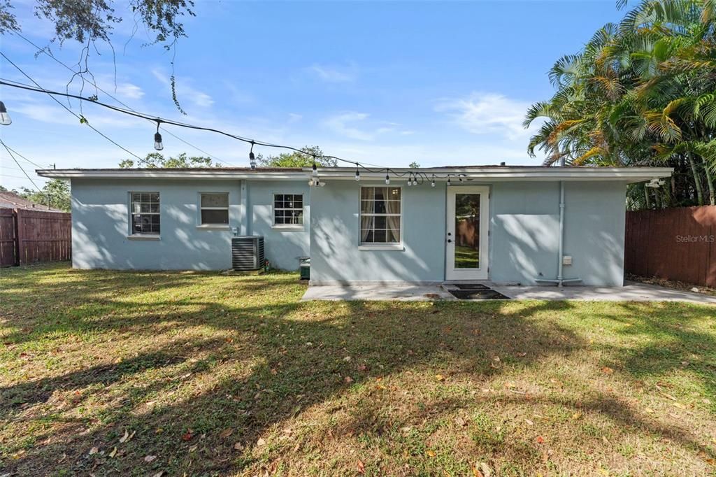 合同活跃: $375,000 (3 贝兹, 2 浴室, 1156 平方英尺)