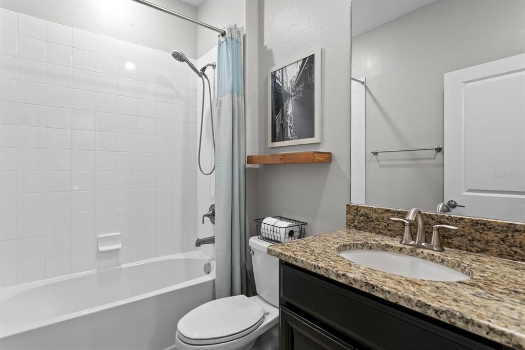 На продажу: $369,000 (3 спален, 2 ванн, 1732 Квадратных фут)