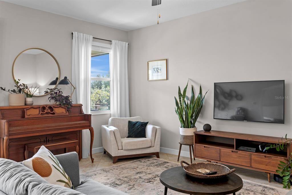 На продажу: $369,000 (3 спален, 2 ванн, 1732 Квадратных фут)