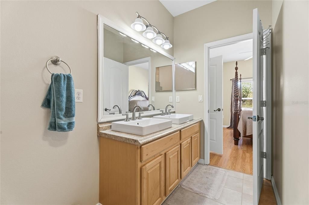 Active With Contract: $345,000 (3 beds, 2 baths, 1470 Square Feet)