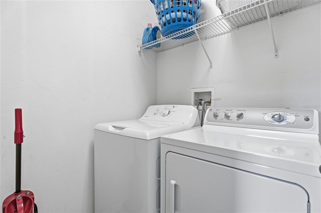 Active With Contract: $345,000 (3 beds, 2 baths, 1470 Square Feet)