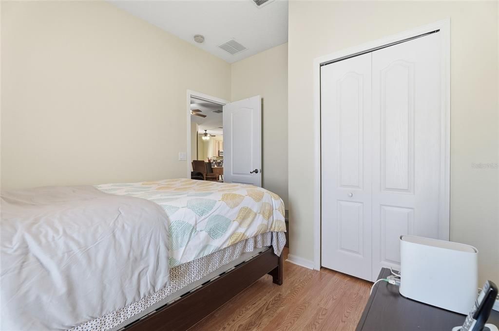 Active With Contract: $345,000 (3 beds, 2 baths, 1470 Square Feet)