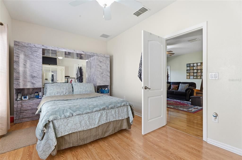 Active With Contract: $345,000 (3 beds, 2 baths, 1470 Square Feet)