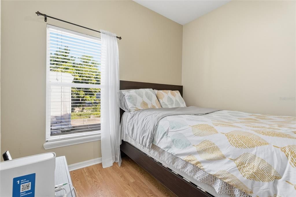 Active With Contract: $345,000 (3 beds, 2 baths, 1470 Square Feet)