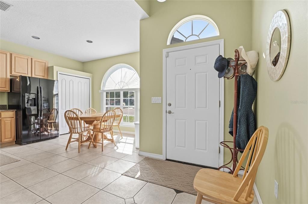 Active With Contract: $345,000 (3 beds, 2 baths, 1470 Square Feet)