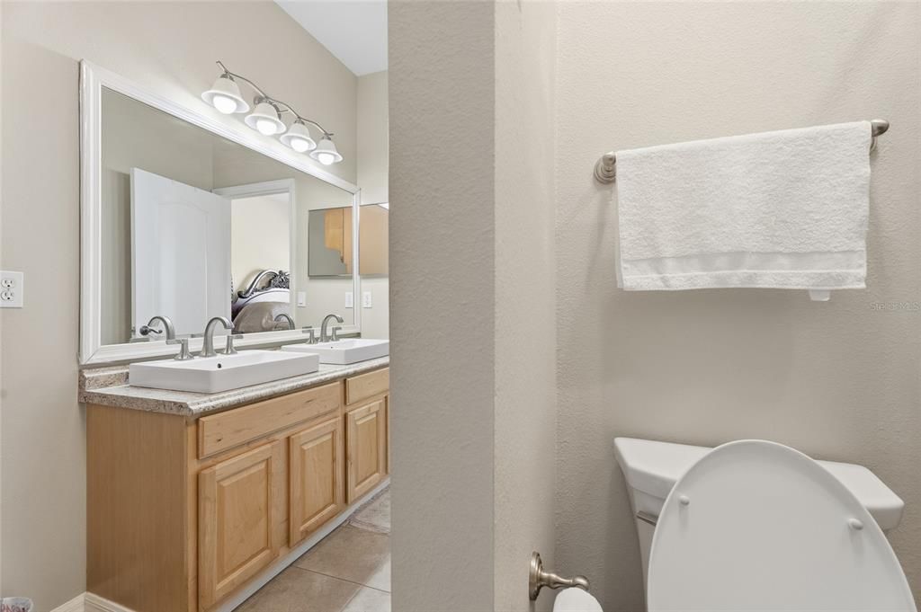 Active With Contract: $345,000 (3 beds, 2 baths, 1470 Square Feet)