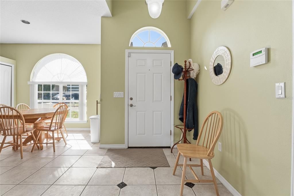 Active With Contract: $345,000 (3 beds, 2 baths, 1470 Square Feet)