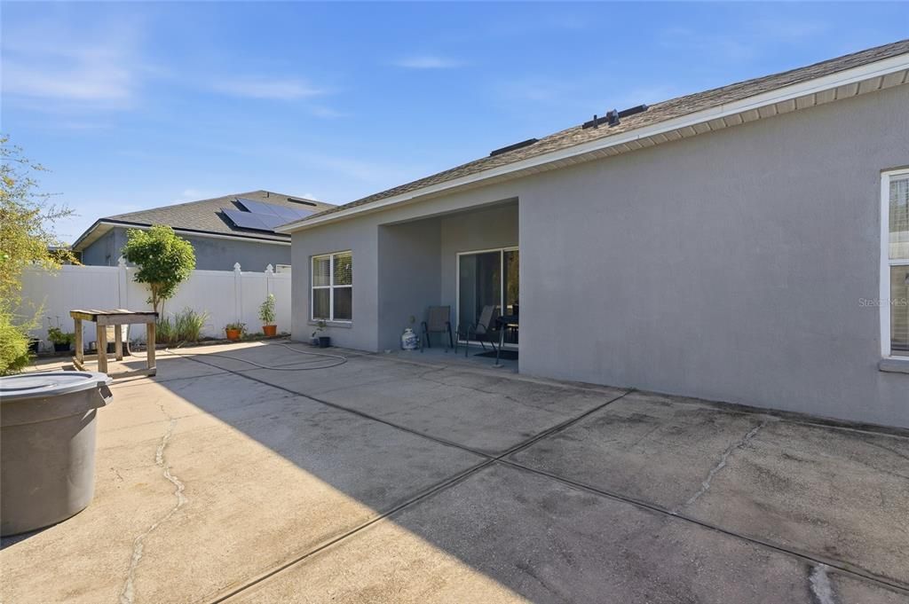 Active With Contract: $345,000 (3 beds, 2 baths, 1470 Square Feet)