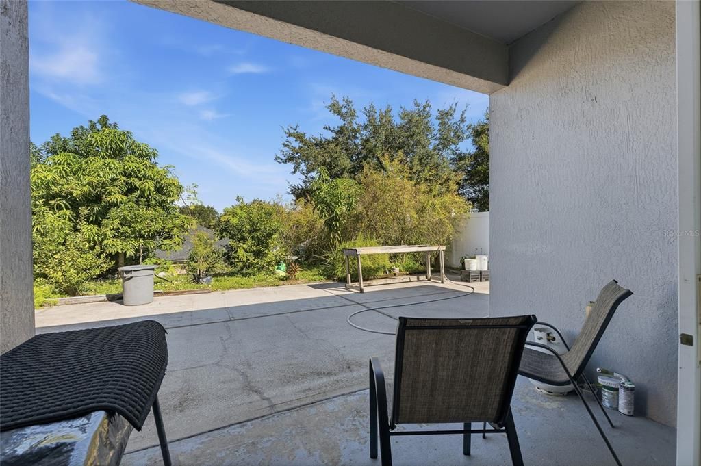 Active With Contract: $345,000 (3 beds, 2 baths, 1470 Square Feet)