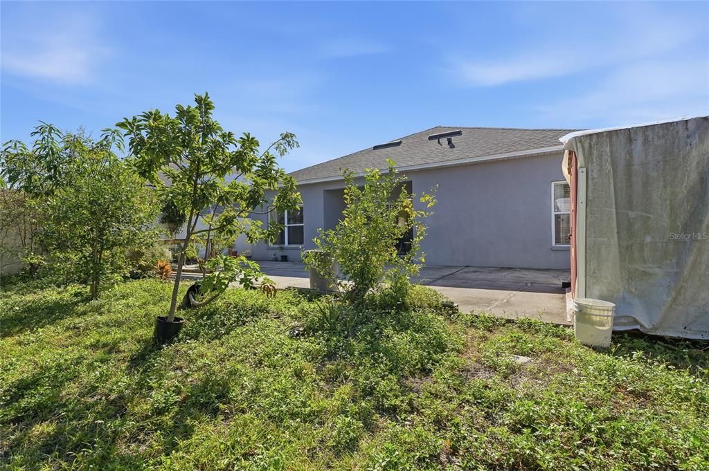 Active With Contract: $345,000 (3 beds, 2 baths, 1470 Square Feet)