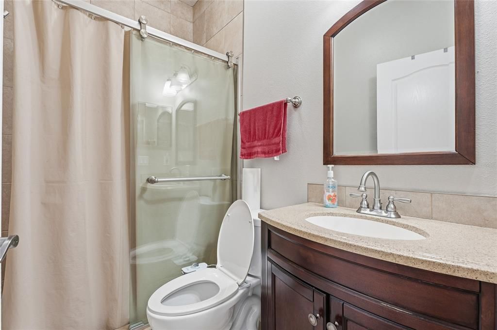 Active With Contract: $345,000 (3 beds, 2 baths, 1470 Square Feet)