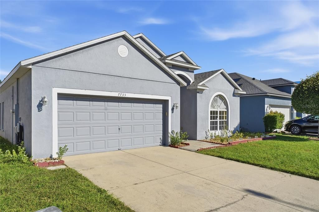 Active With Contract: $345,000 (3 beds, 2 baths, 1470 Square Feet)