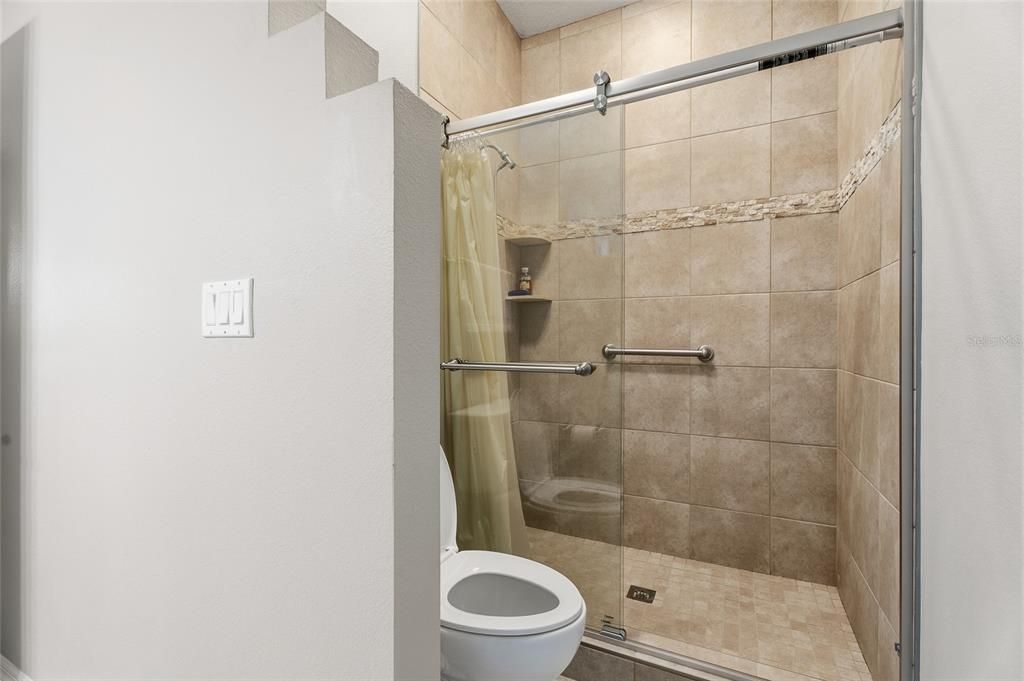 Active With Contract: $345,000 (3 beds, 2 baths, 1470 Square Feet)