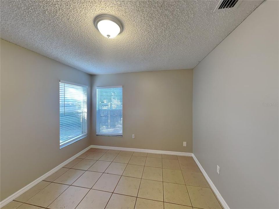 For Rent: $1,999 (3 beds, 2 baths, 1596 Square Feet)