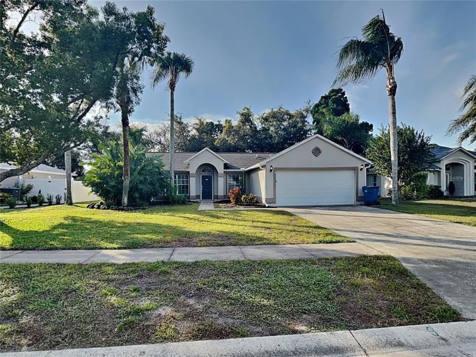 For Rent: $1,999 (3 beds, 2 baths, 1596 Square Feet)