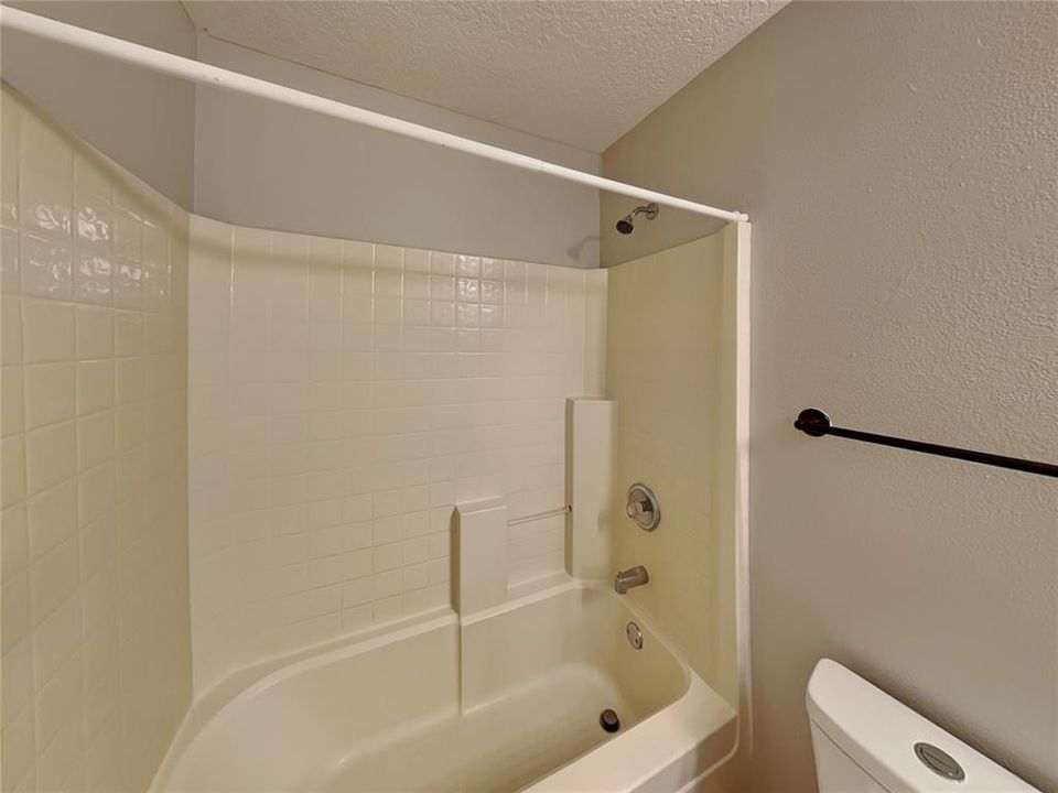 For Rent: $1,999 (3 beds, 2 baths, 1596 Square Feet)