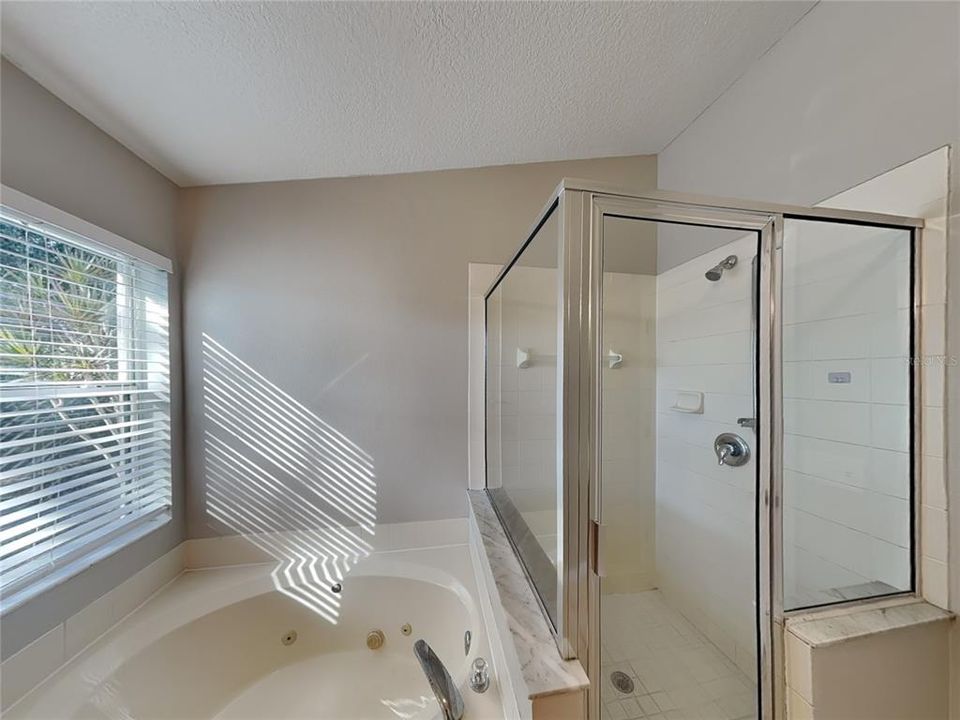 For Rent: $1,999 (3 beds, 2 baths, 1596 Square Feet)