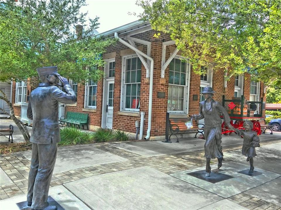 На продажу: $324,900 (2 спален, 2 ванн, 975 Квадратных фут)