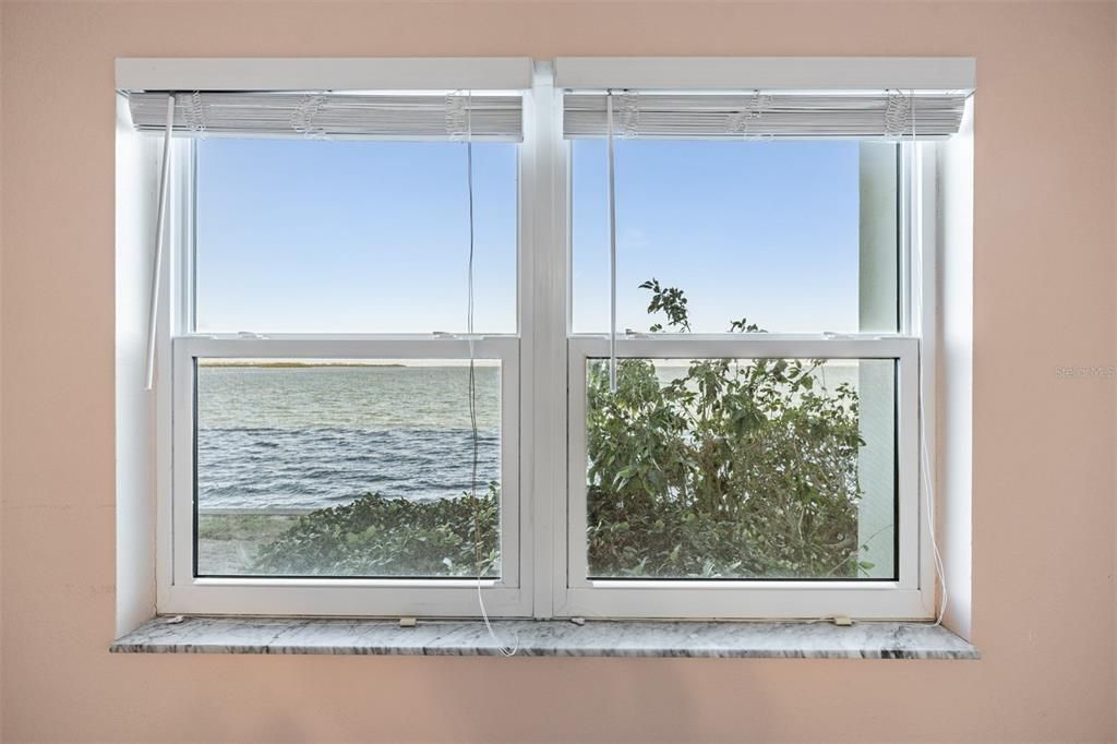 На продажу: $324,900 (2 спален, 2 ванн, 975 Квадратных фут)