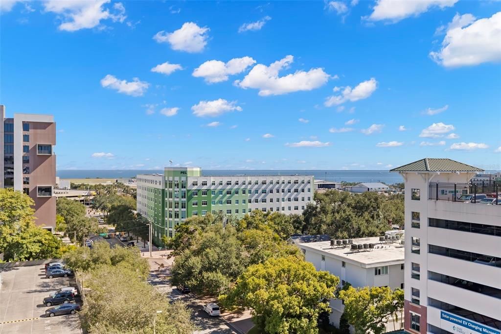 For Sale: $299,000 (1 beds, 1 baths, 859 Square Feet)