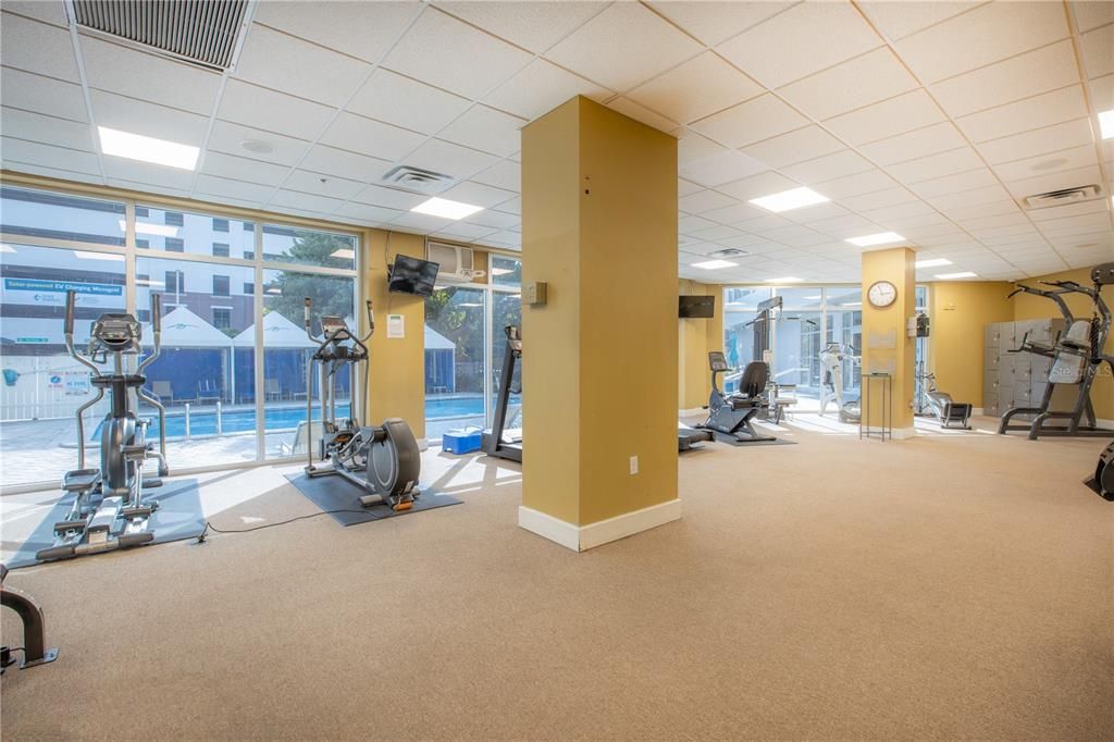 For Sale: $299,000 (1 beds, 1 baths, 859 Square Feet)