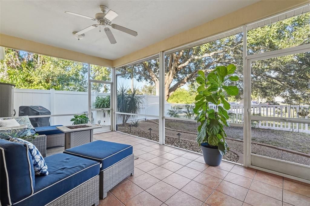 Active With Contract: $394,900 (3 beds, 2 baths, 1542 Square Feet)