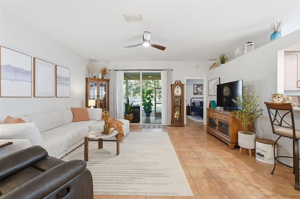 Active With Contract: $394,900 (3 beds, 2 baths, 1542 Square Feet)