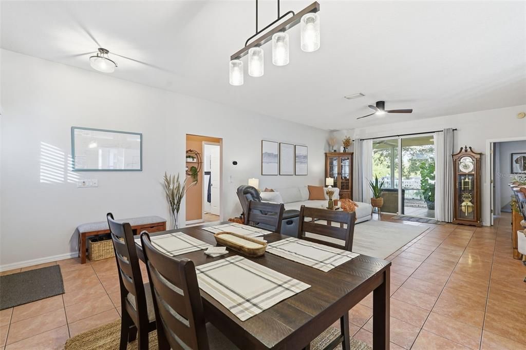 Active With Contract: $394,900 (3 beds, 2 baths, 1542 Square Feet)