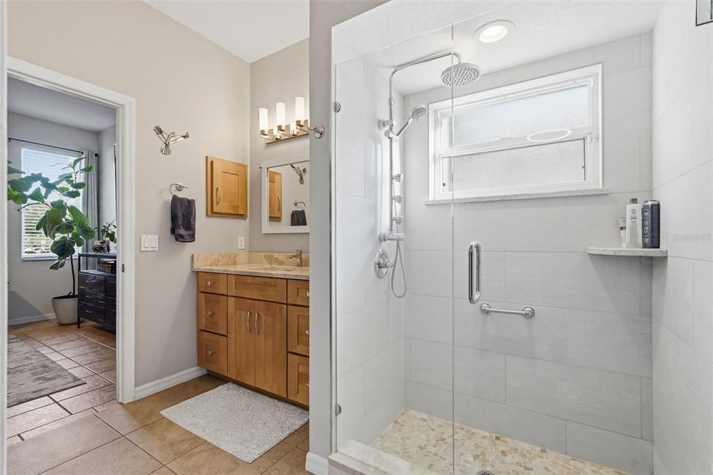 Active With Contract: $394,900 (3 beds, 2 baths, 1542 Square Feet)