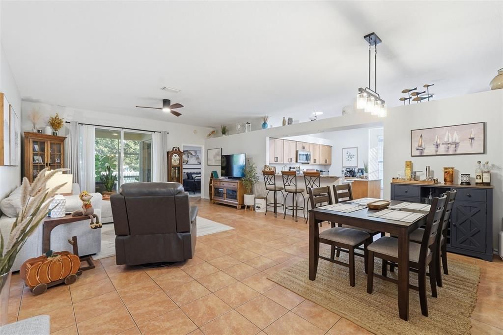 Active With Contract: $394,900 (3 beds, 2 baths, 1542 Square Feet)