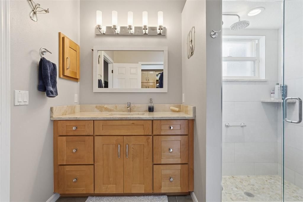 Active With Contract: $394,900 (3 beds, 2 baths, 1542 Square Feet)