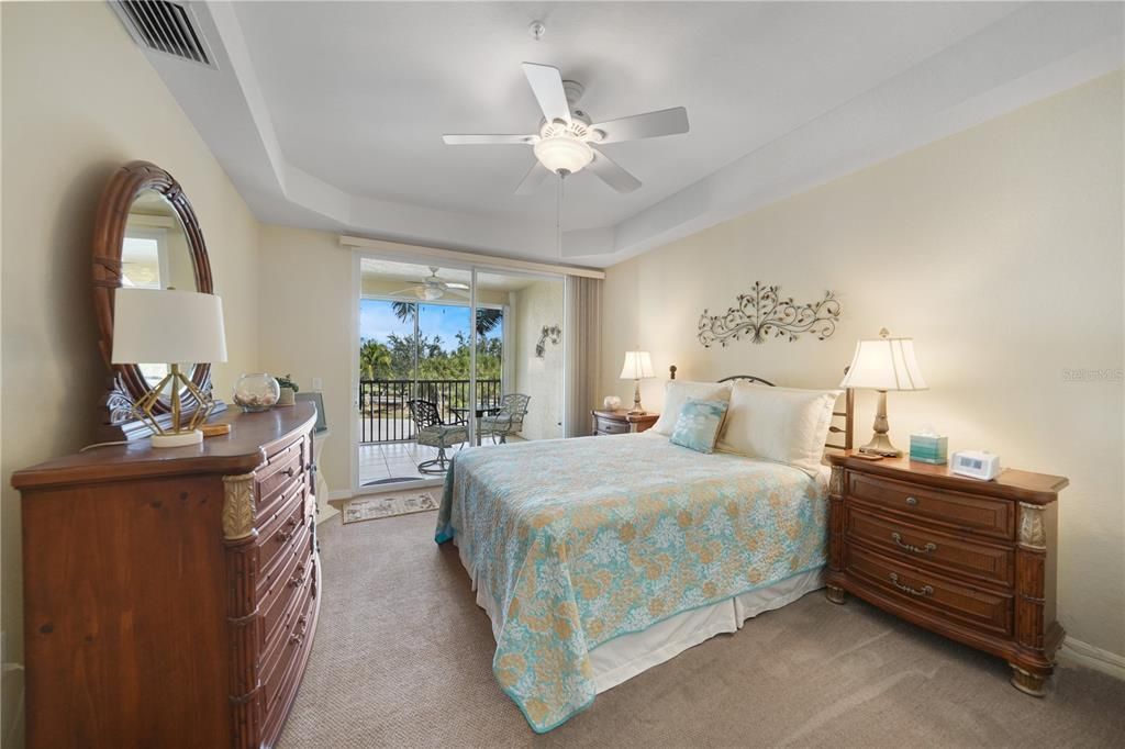 Под контрактом: $195,000 (2 спален, 2 ванн, 1351 Квадратных фут)