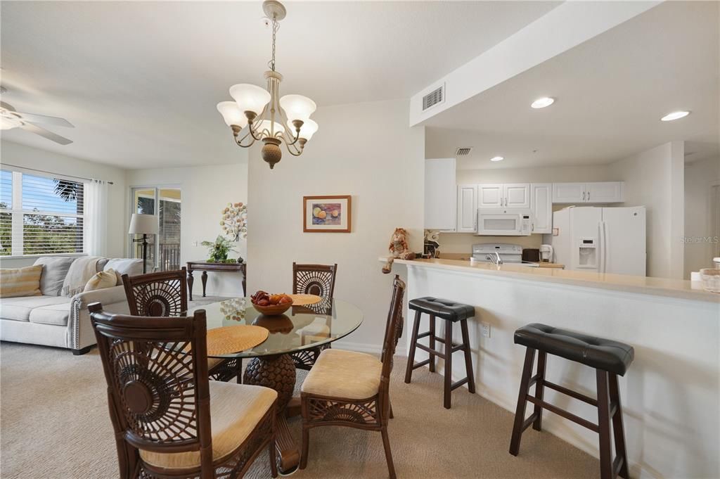 Под контрактом: $195,000 (2 спален, 2 ванн, 1351 Квадратных фут)