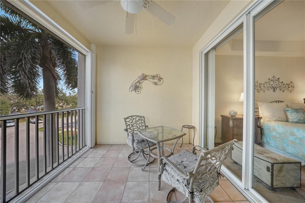 Под контрактом: $195,000 (2 спален, 2 ванн, 1351 Квадратных фут)