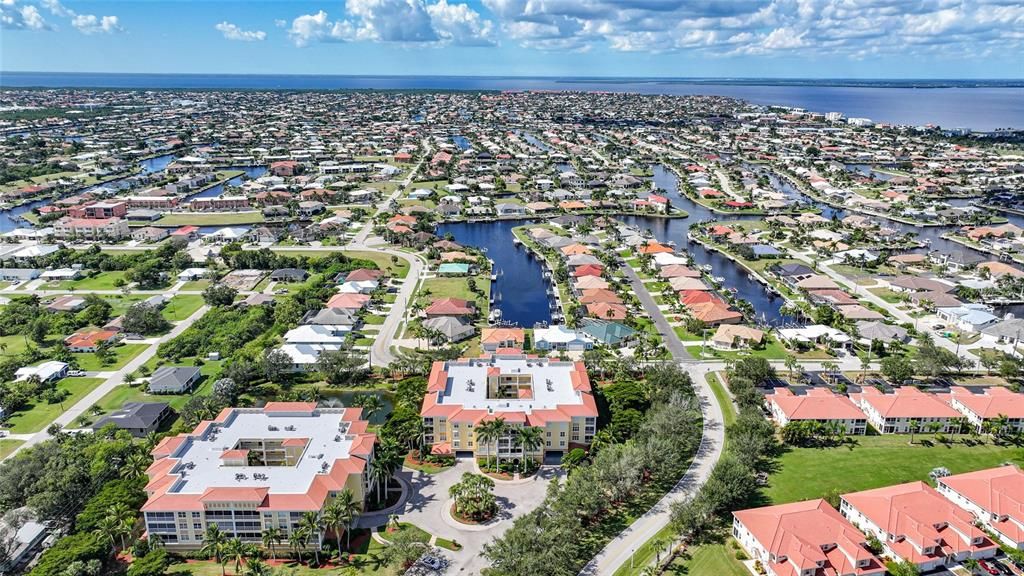 Под контрактом: $195,000 (2 спален, 2 ванн, 1351 Квадратных фут)