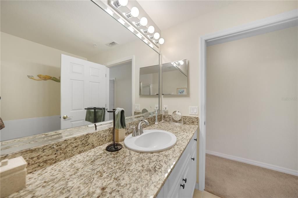 Под контрактом: $195,000 (2 спален, 2 ванн, 1351 Квадратных фут)