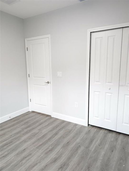 For Sale: $450,000 (6 beds, 0 baths, 2324 Square Feet)