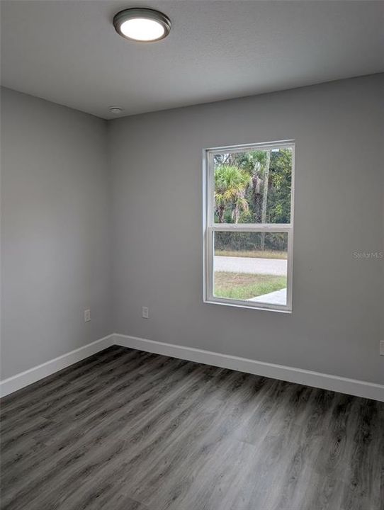 For Sale: $450,000 (6 beds, 0 baths, 2324 Square Feet)