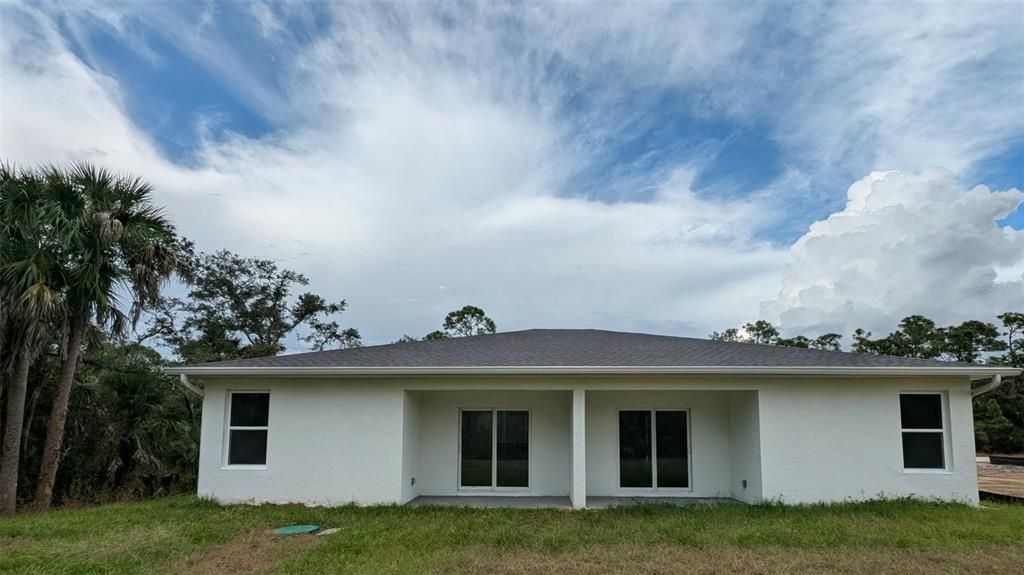 For Sale: $450,000 (6 beds, 0 baths, 2324 Square Feet)